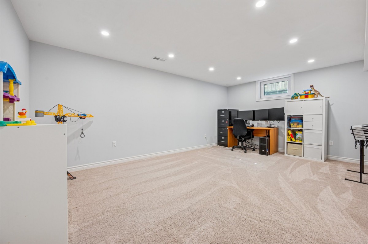 724 PARIS Boulevard, Waterloo, Ontario, Canada photo 24