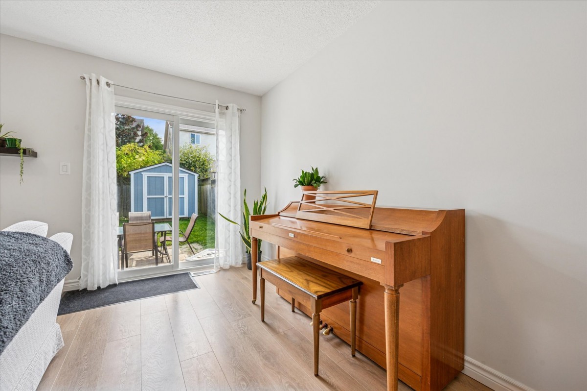 724 PARIS Boulevard, Waterloo, Ontario, Canada photo 9