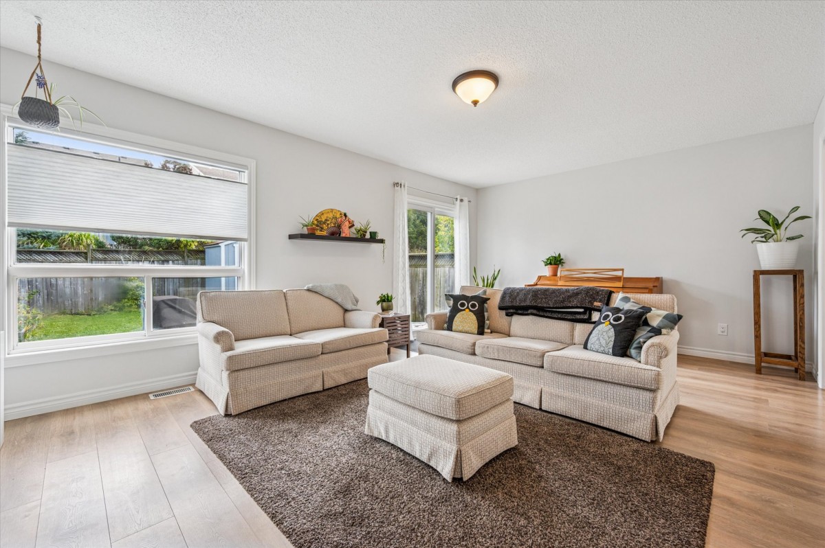 724 PARIS Boulevard, Waterloo, Ontario, Canada photo 7