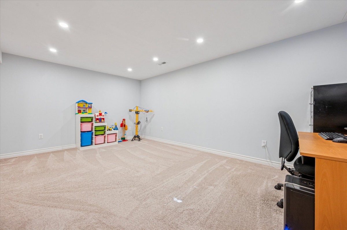 724 PARIS Boulevard, Waterloo, Ontario, Canada photo 25