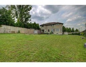 450 GATESTONE Boulevard , Waterloo, Ontario, Canada