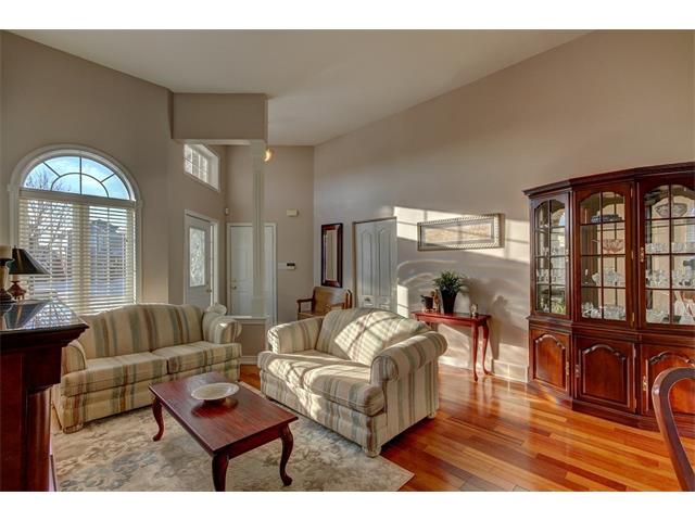 215 Pineland Court, Waterloo, Ontario, Canada