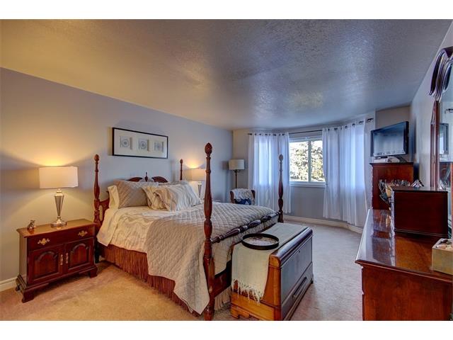215 Pineland Court, Waterloo, Ontario, Canada