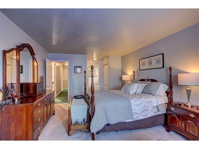 215 Pineland Court, Waterloo, Ontario, Canada