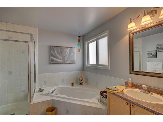 215 Pineland Court, Waterloo, Ontario, Canada