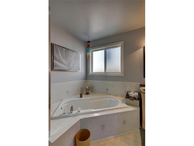 215 Pineland Court, Waterloo, Ontario, Canada