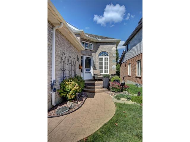 215 Pineland Court, Waterloo, Ontario, Canada