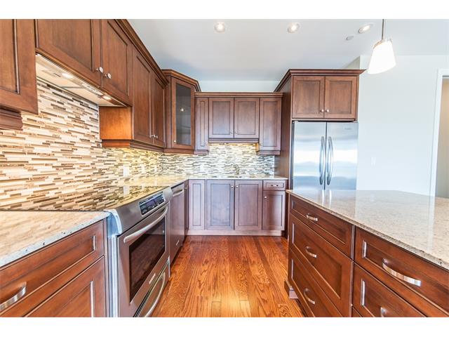 906 223 Erb Street W, Waterloo, Ontario, Canada