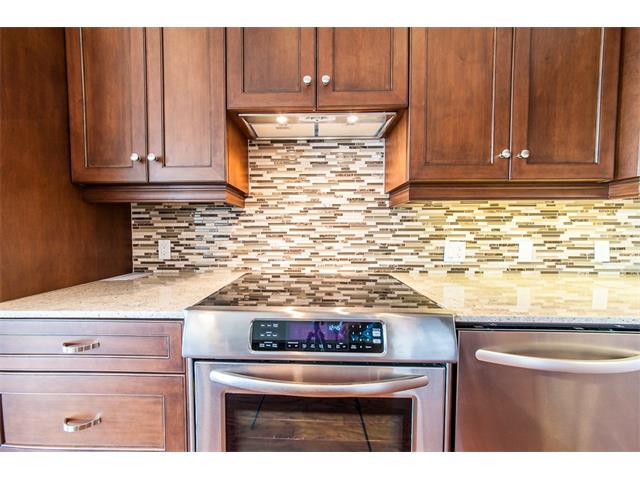 906 223 Erb Street W, Waterloo, Ontario, Canada
