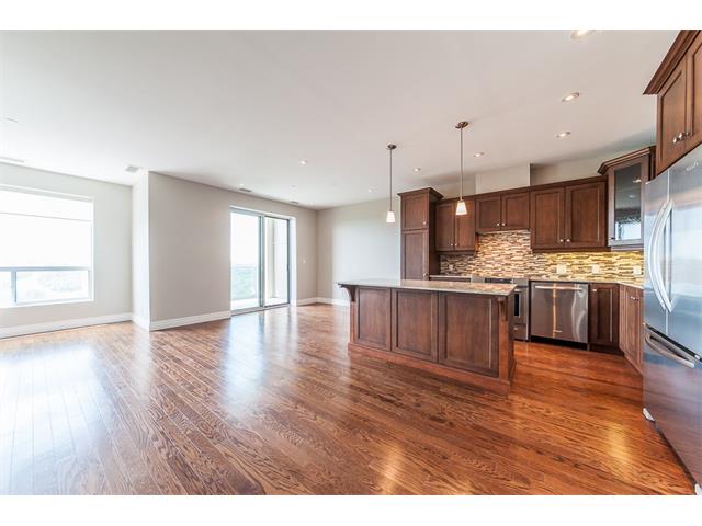 906 223 Erb Street W, Waterloo, Ontario, Canada