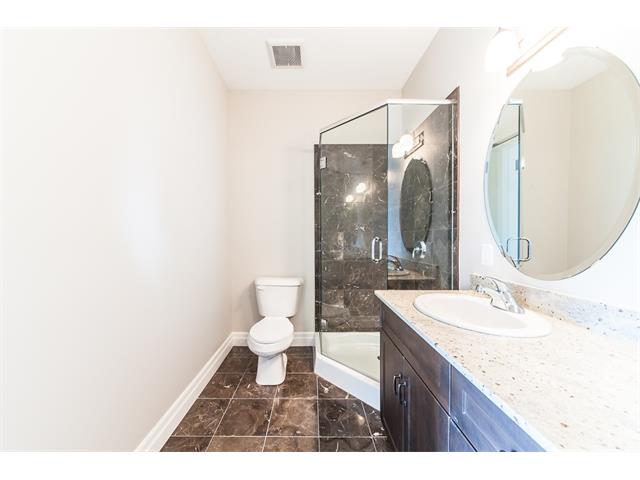906 223 Erb Street W, Waterloo, Ontario, Canada