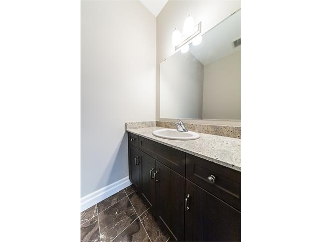 906 223 Erb Street W, Waterloo, Ontario, Canada