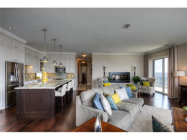1002 223 Erb Street W, Waterloo, Ontario, Canada