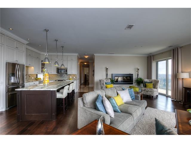 1002 223 Erb Street W, Waterloo, Ontario, Canada