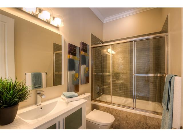 1002 223 Erb Street W, Waterloo, Ontario, Canada