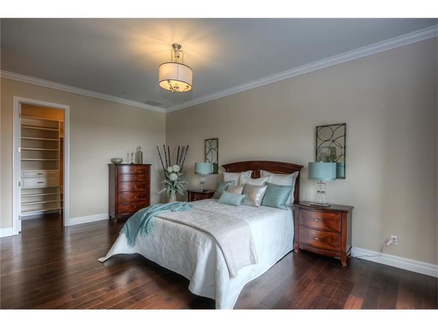1002 223 Erb Street W, Waterloo, Ontario, Canada