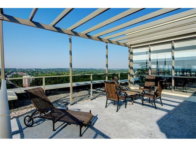 1002 223 Erb Street W, Waterloo, Ontario, Canada