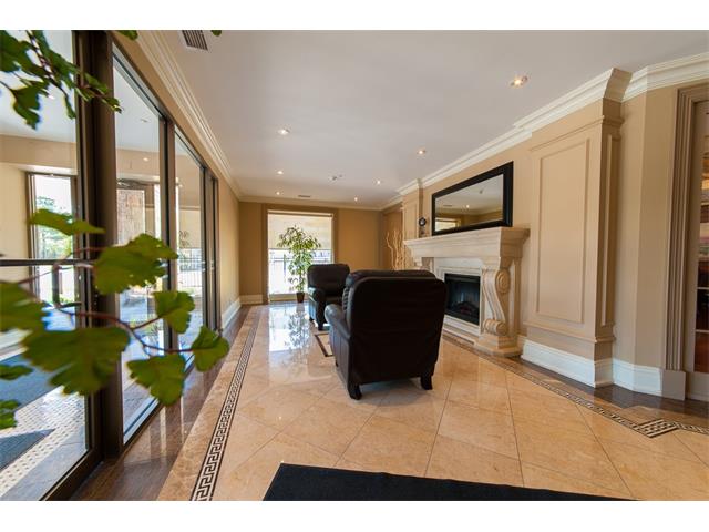 407 223 Erb Street W, Waterloo, Ontario, Canada