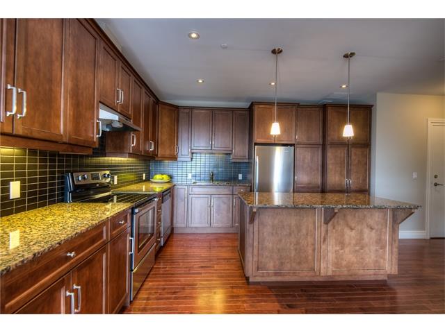 407 223 Erb Street W, Waterloo, Ontario, Canada