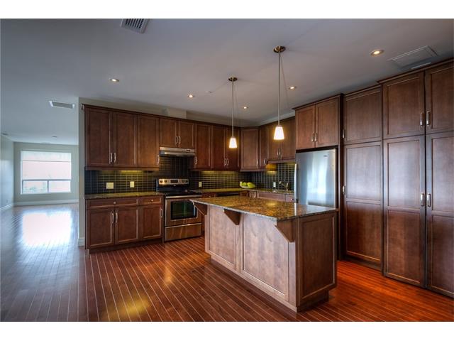 407 223 Erb Street W, Waterloo, Ontario, Canada