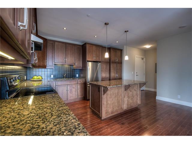407 223 Erb Street W, Waterloo, Ontario, Canada