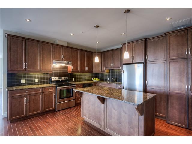 407 223 Erb Street W, Waterloo, Ontario, Canada