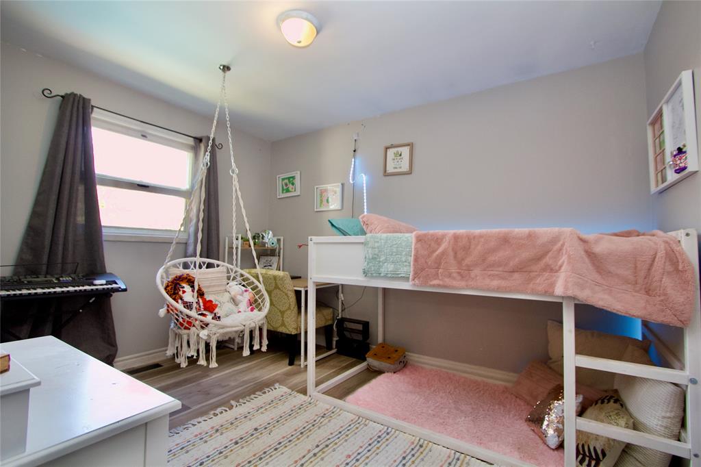 1109 CAMBRIDGE Crescent, Sarnia, Ontario, Canada