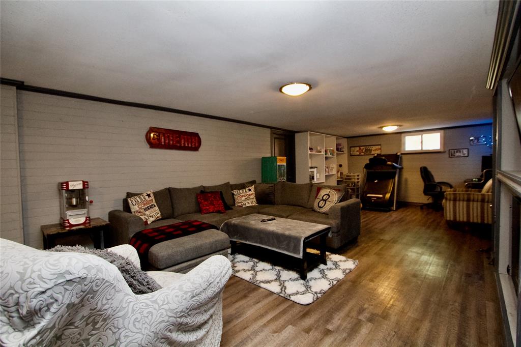 1109 CAMBRIDGE Crescent, Sarnia, Ontario, Canada