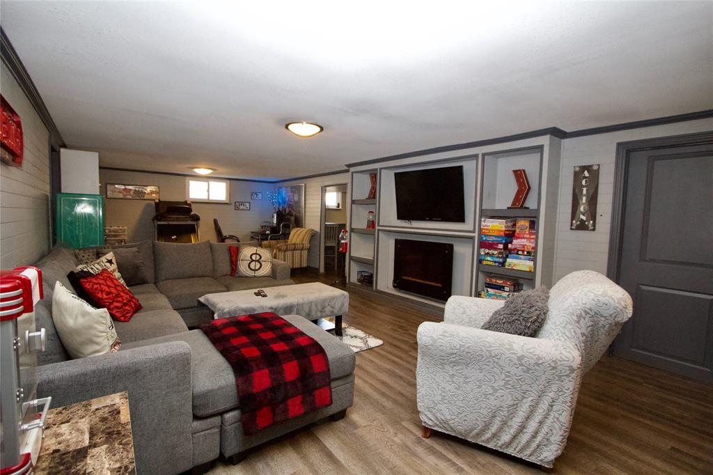 1109 CAMBRIDGE Crescent, Sarnia, Ontario, Canada