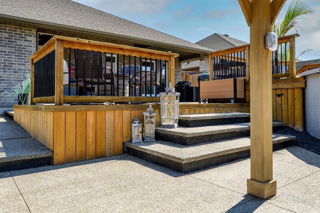 705 REMINGTON Court, Sarnia, Ontario, Canada