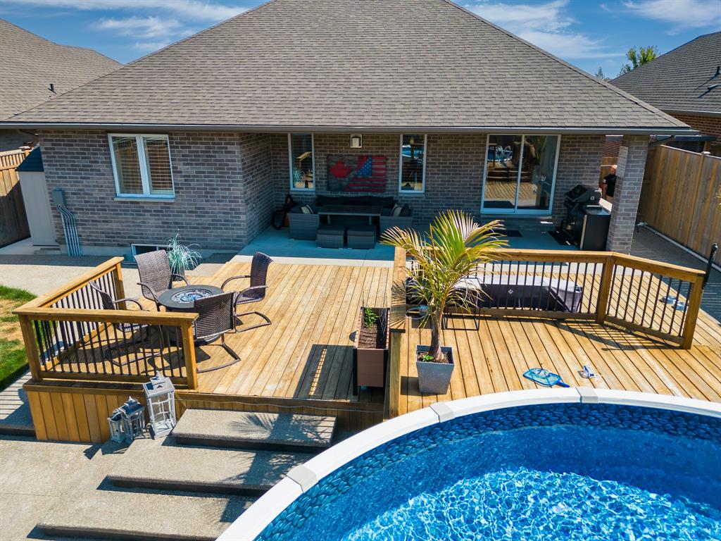 705 REMINGTON Court, Sarnia, Ontario, Canada