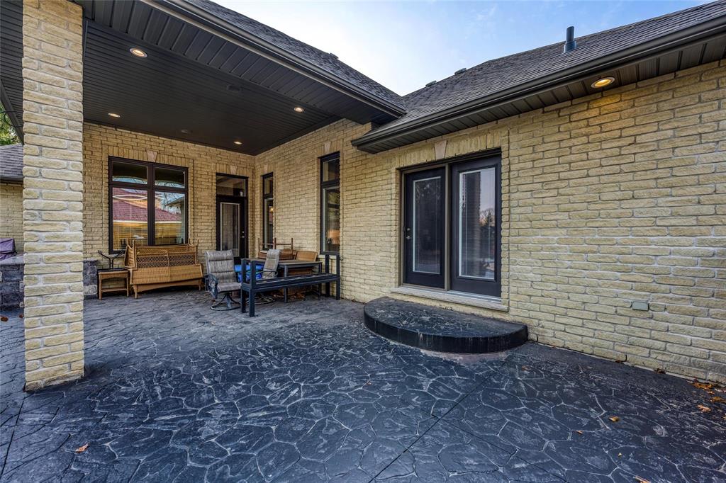 1726 MODELAND Road, Sarnia, Ontario, Canada