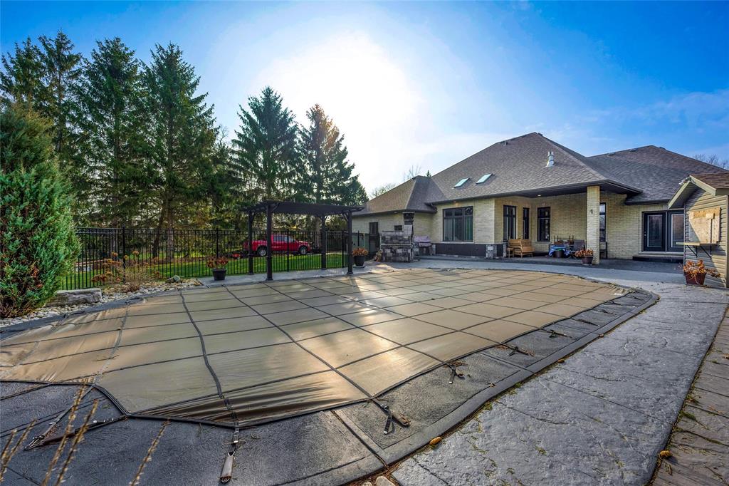 1726 MODELAND Road, Sarnia, Ontario, Canada