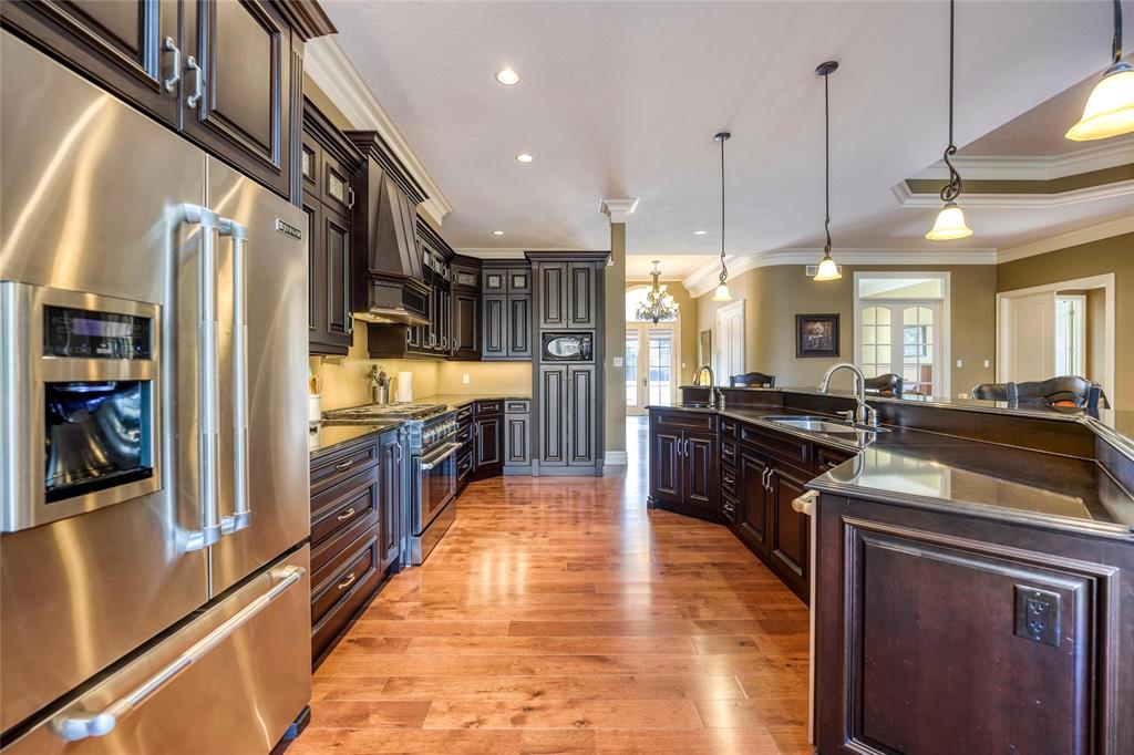 1726 MODELAND Road, Sarnia, Ontario, Canada