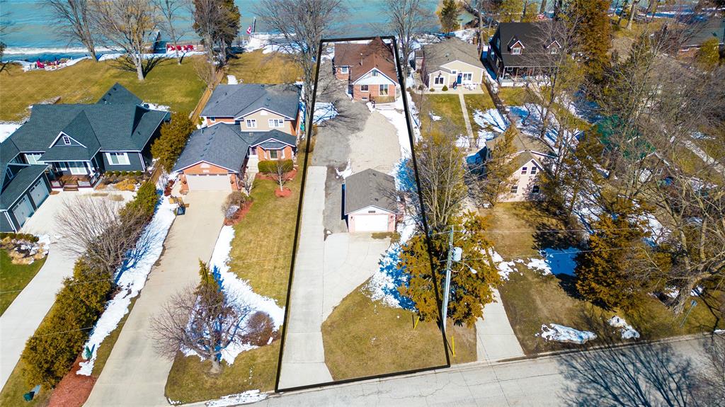 2293 PASSINGHAM Drive, Sarnia, Ontario, Canada