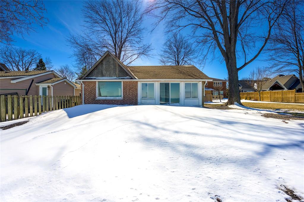 2293 PASSINGHAM Drive, Sarnia, Ontario, Canada