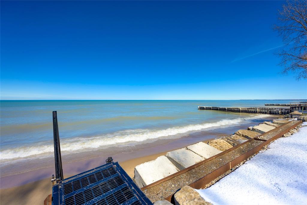 2293 PASSINGHAM Drive, Sarnia, Ontario, Canada
