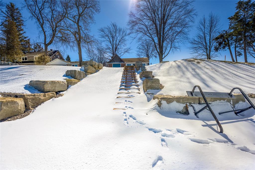 2293 PASSINGHAM Drive, Sarnia, Ontario, Canada