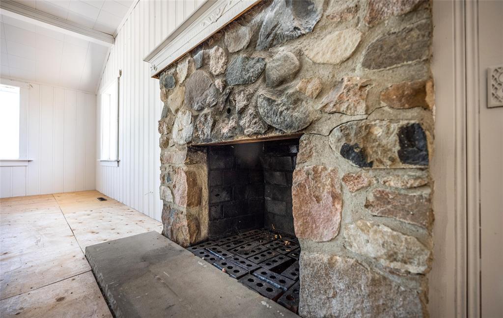 2293 PASSINGHAM Drive, Sarnia, Ontario, Canada