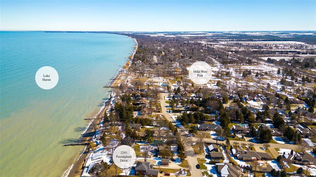 2293 PASSINGHAM Drive, Sarnia, Ontario, Canada