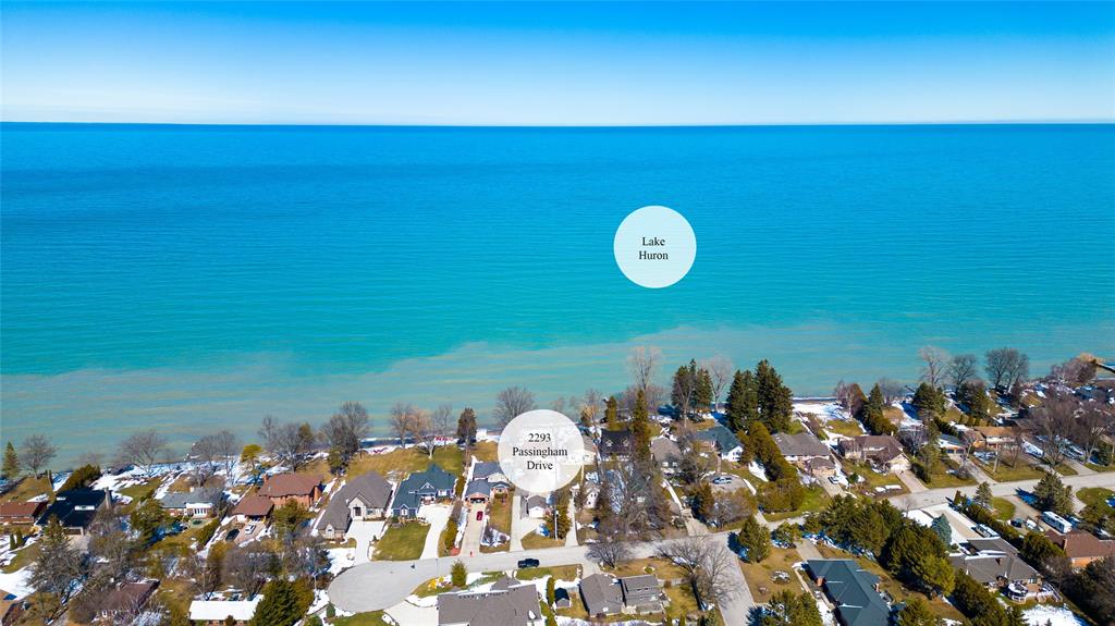 2293 PASSINGHAM Drive, Sarnia, Ontario, Canada