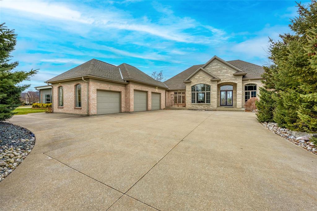1671 MODELAND Road, Sarnia, Ontario, Canada
