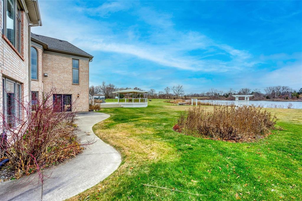 1671 MODELAND Road, Sarnia, Ontario, Canada