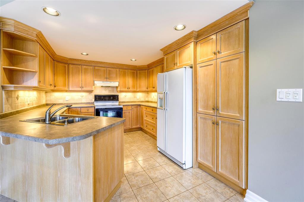 1671 MODELAND Road, Sarnia, Ontario, Canada