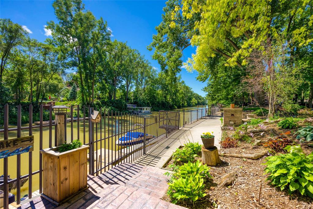 8429 DEFORE Drive, Lambton Shores, Ontario, Canada