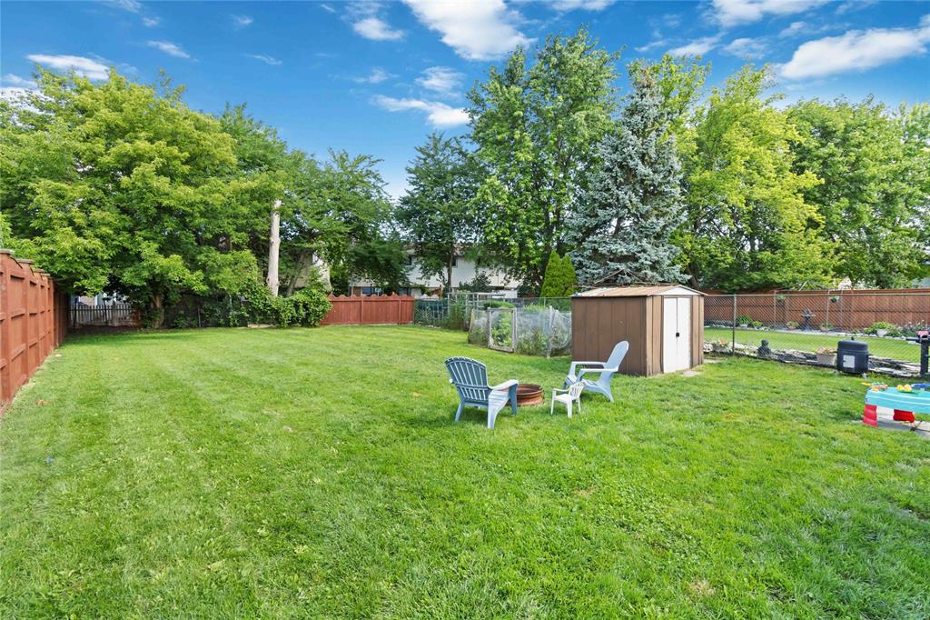 1327 ASCOT Circle, Sarnia, Ontario, Canada