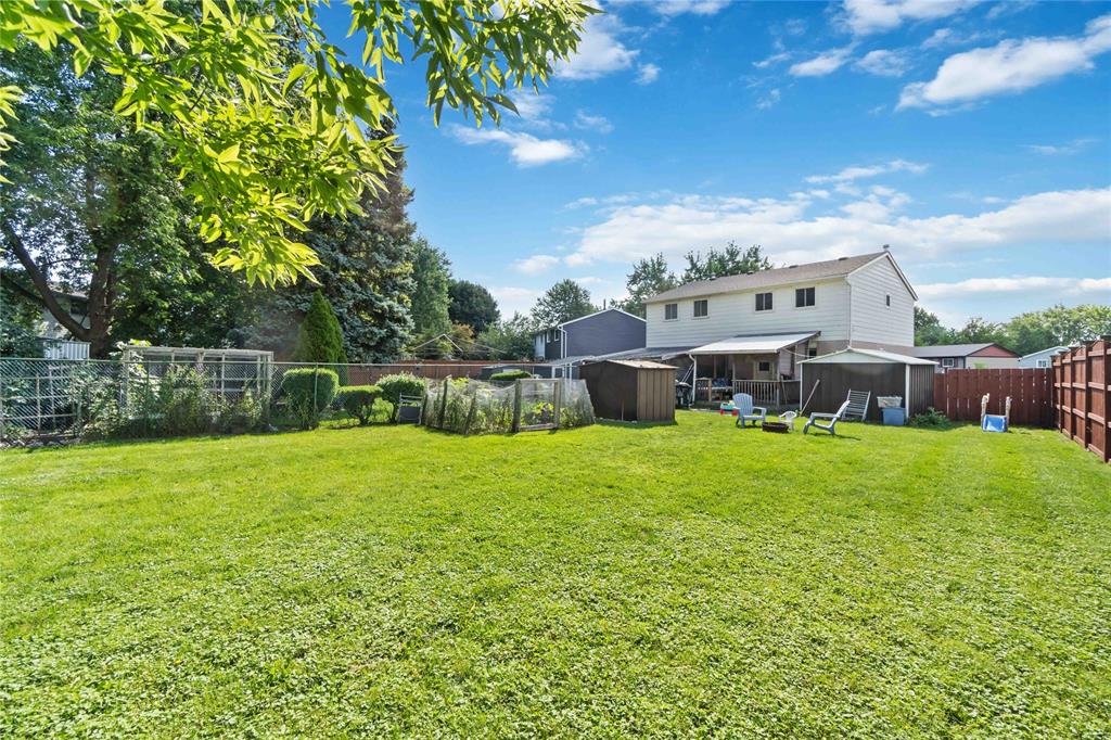1327 ASCOT Circle, Sarnia, Ontario, Canada