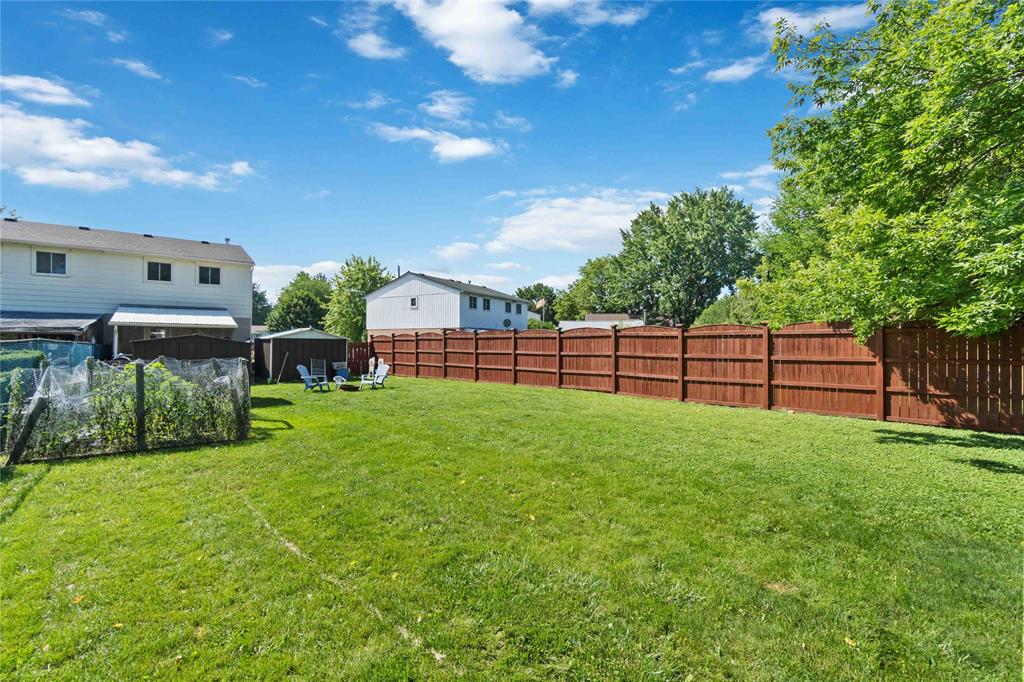 1327 ASCOT Circle, Sarnia, Ontario, Canada