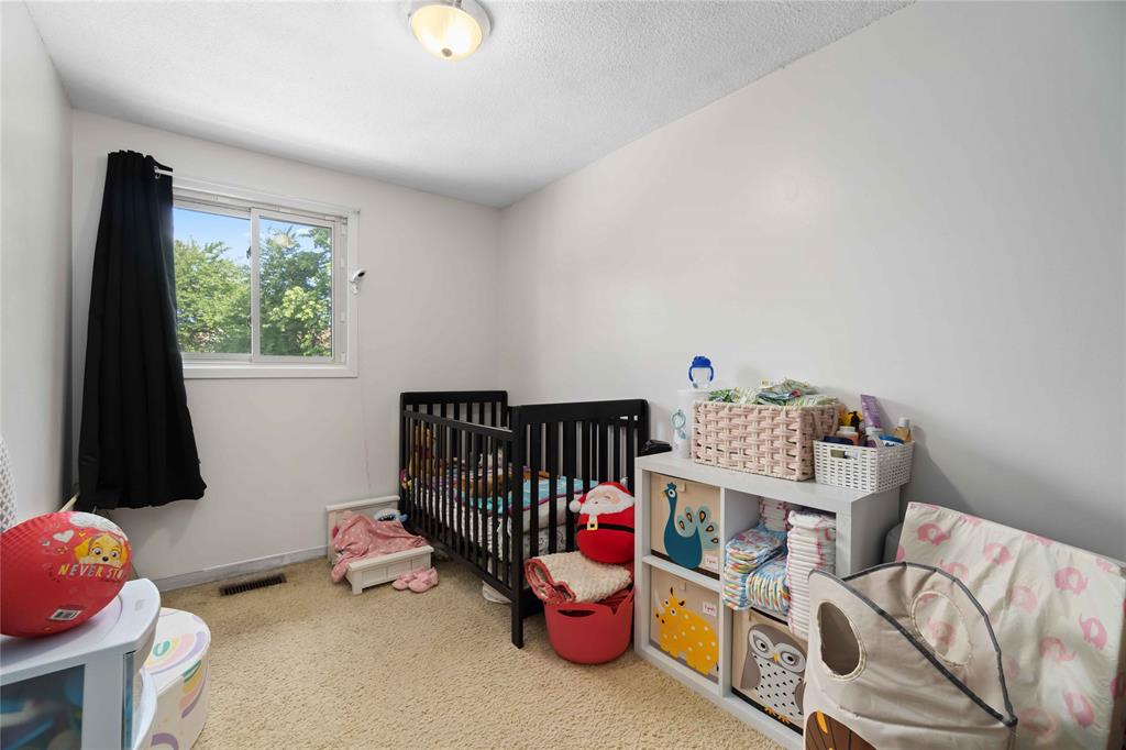1327 ASCOT Circle, Sarnia, Ontario, Canada