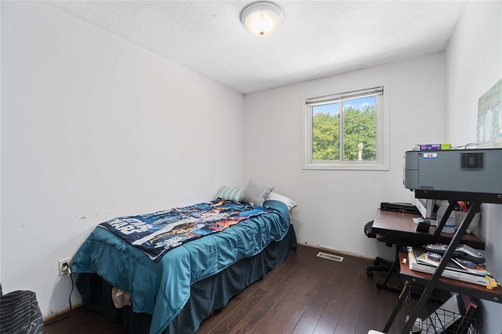 1327 ASCOT Circle, Sarnia, Ontario, Canada